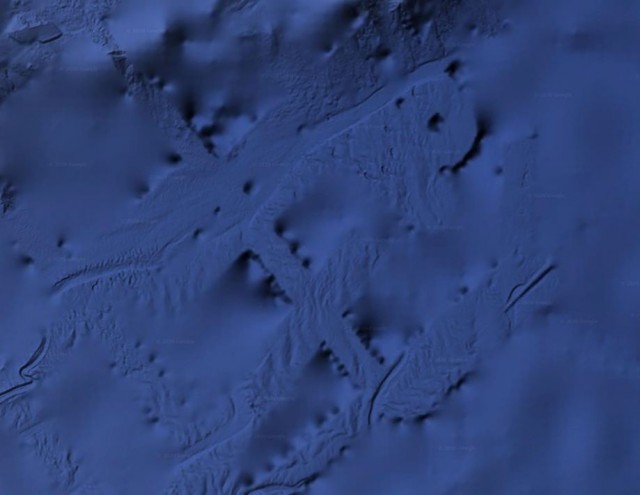 Археолог с помощью Google Earth обнаружил аномалию на дне Тихого океана