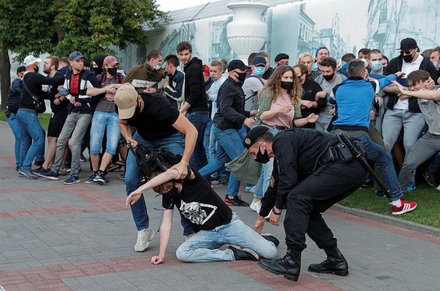 Куда пойдет Белоруссия: к братьям на Восток или к панам на Запад