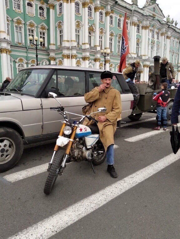 В Петербурге на слёте байкеров обнаружен почтальон Печкин