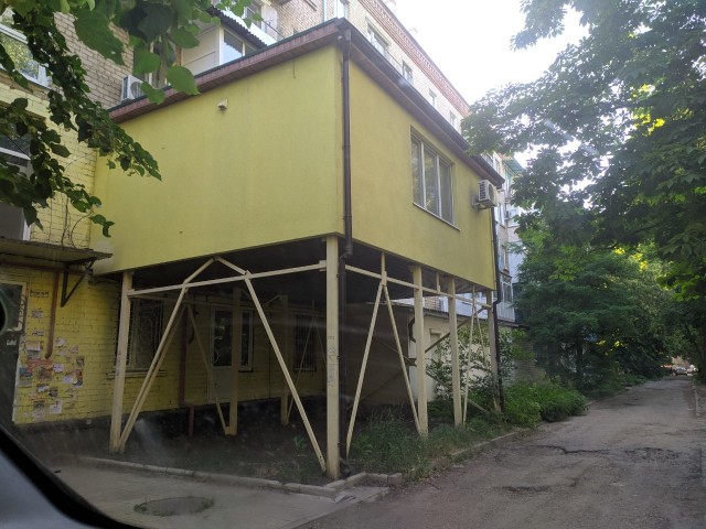 В России начнут штрафовать за обшивку сайдингом снаружи и остекление балконов