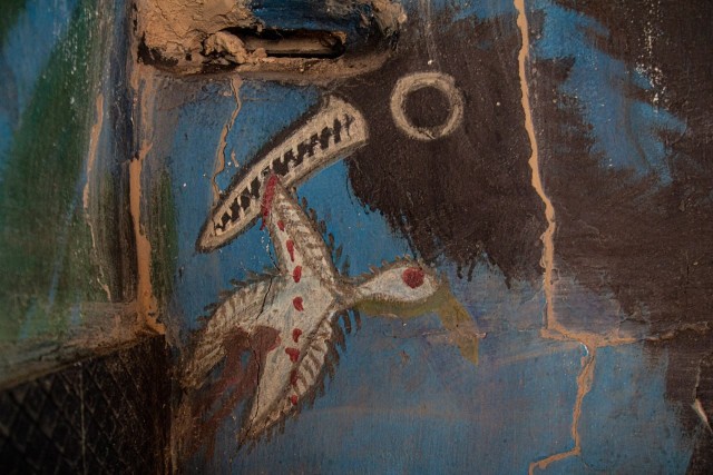В Херсонской области затопило дом-музей украинской художницы Полины Райко. Там хранились её фрески — переживут ли они наводнение, теперь неясно.