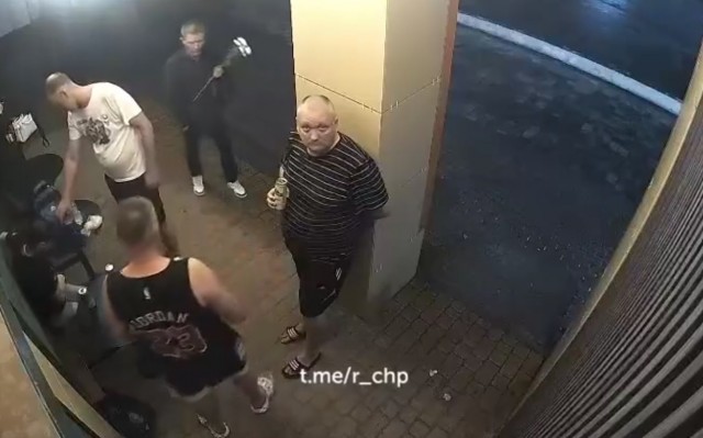 Сейчас уработаю дрища с цветами...