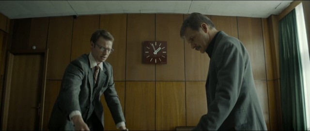 Сколько времени на этих часах?