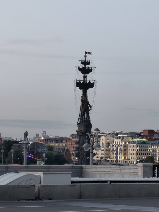 Шляюсь по  Москве