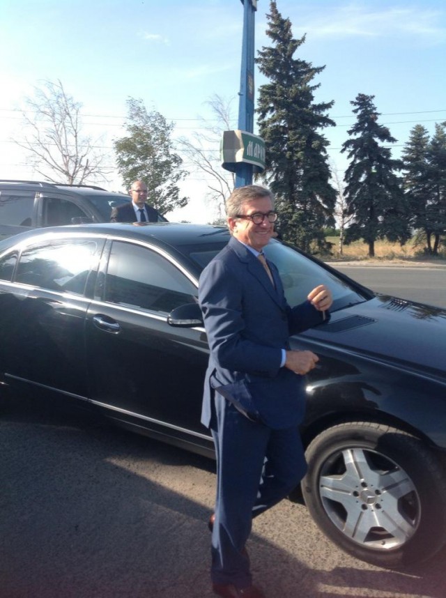 Под Мариуполем идет разведка боем, Тарута просил н