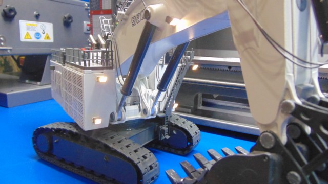 LIEBHERR R9800 Радиоуправляемая дилерская модель экскаватора в 50 масштабе