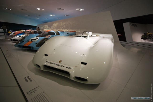 Музей скорости и изящества в Штутгарте
