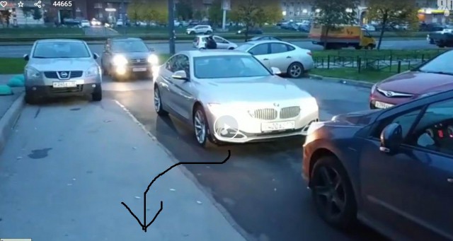 Девушка на BMW: "Я не буду пропускать! Я в отличии от вас смогла заработать на нормальную тачку, а не на это говно (Пежо 308)"