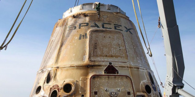 SpaceX осуществила первый коммерческий запуск Falcon Heavy