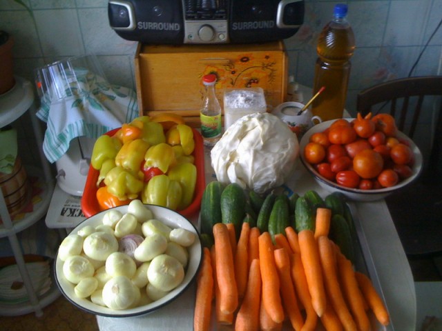 Капуста International, Наступила осень, отцвела капуста...