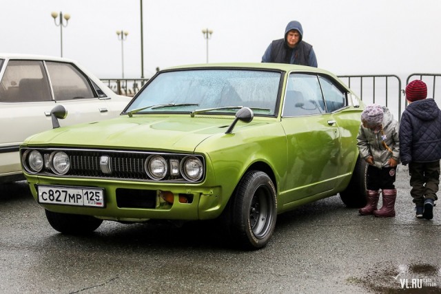 При демонтаже незаконных гаражей во Владивостоке нашли редкую японскую машину