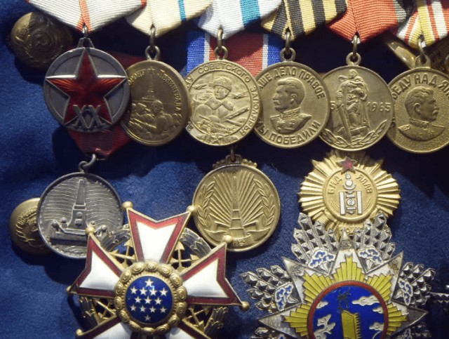 Этапы обесценивания советских наград