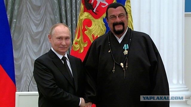 Стивен Сигал учит Айкидо