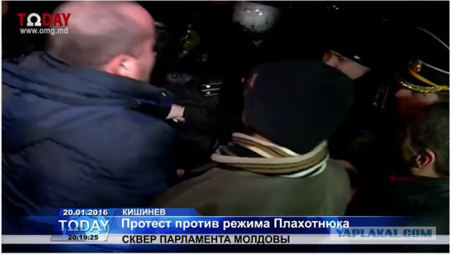 Молдавский "майдан" или просто способ согреться?