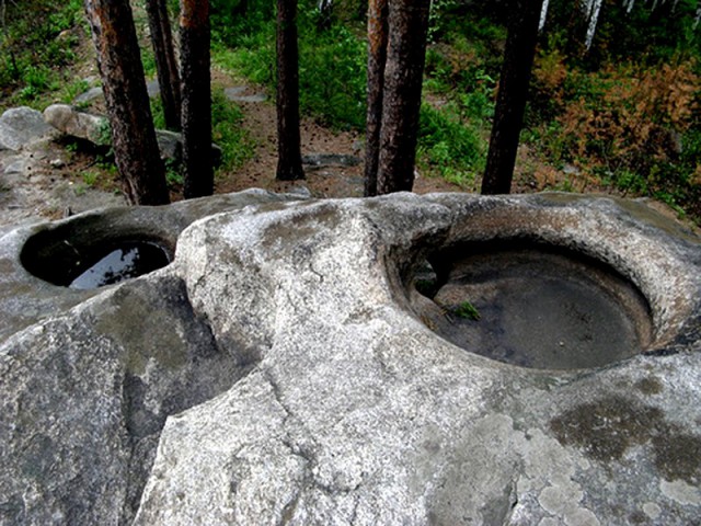 Оплавленные (?) храмы Петры
