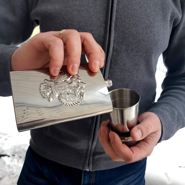 В Японии власти запрещают продажу алкоголя в кафе и ресторанах, но... выход есть!