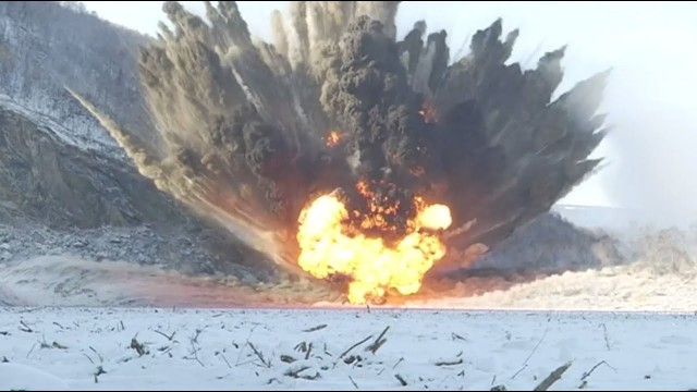 Когда в 2 часа ночи, тихонько зайдя на кухню, пытаешься никого не разбудить