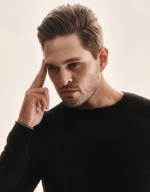 В Москве избили актёра и модель Андрея Пакалова. Его могли перепутать с активистом ЛГБТ*