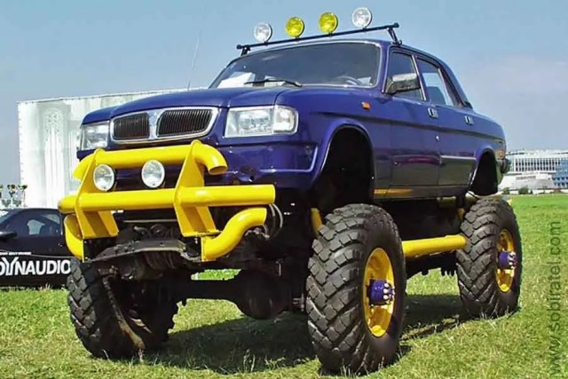 Дорожный монстр из 90х...