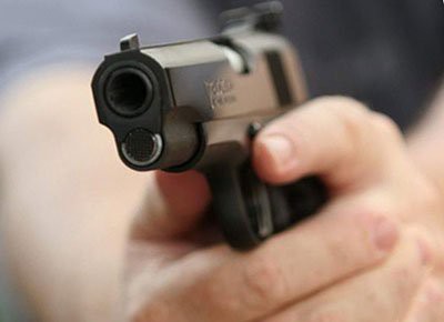 В Екатеринбурге таксист расстрелял пьяных пассажиров из травматики