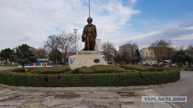 Турция заменила русские корни Роксоланы украинскими на стенде у ее гробницы