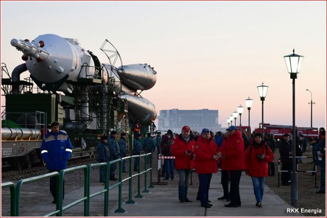 Запуск ракеты «Союз-ФГ» с космическим кораблем «Союз МС-12»