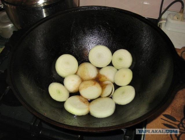 "Пирожок" с айвой (казан-кебаб из баранины)