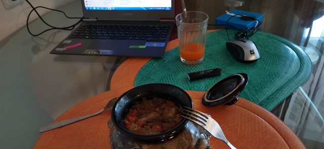 Горшки с мясом на удалёнке.