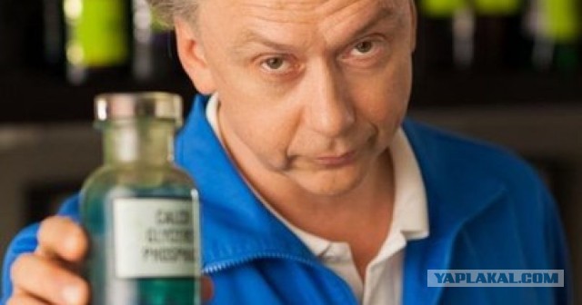 Начал слышать голоса в голове. Даже диалог какой-то вести пытаются