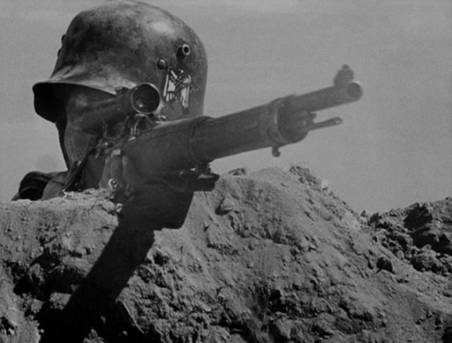 Зачем немецкий снайпер Йозеф Аллерберг специально стрелял в живот русским солдатам