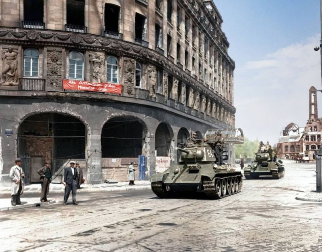 1945 год в 84 фотографиях