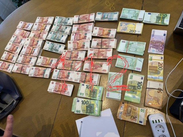 Видео обыска у родных пранкера — скамера-азербота Субо