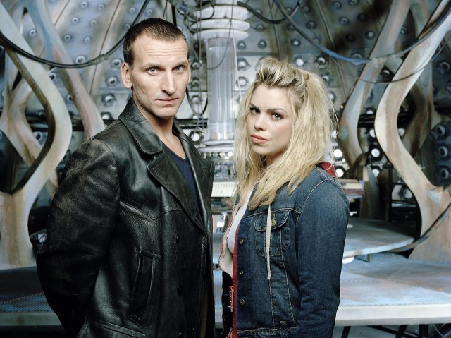 Сериалы фантастики 2000х.