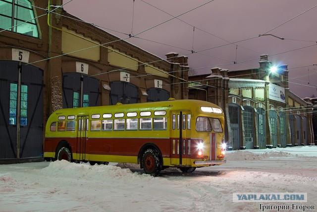 Автобус ЗиС-154 - новый экспонат Музея Электрическ