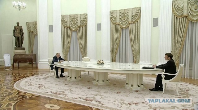 Встреча Путина и Макрона