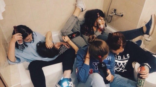 Подборка деградирующих и дегенератских фото с вечеринок