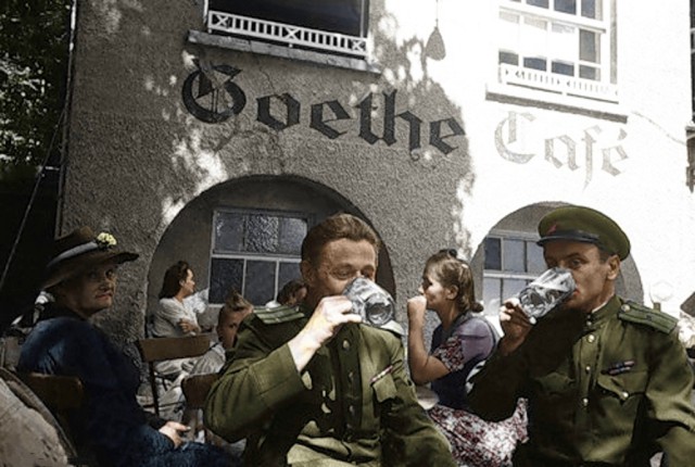 Фотографии связанных с историей Красной и Советской Армии.