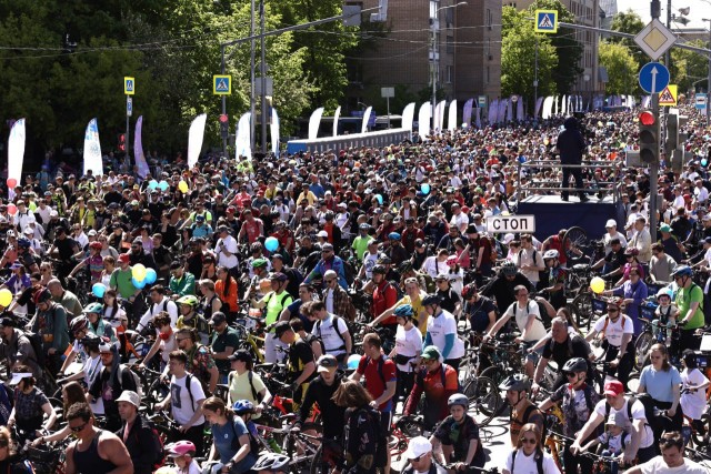 Более 65 тысяч человек приняли участие в московском велопораде, поставив новый рекорд