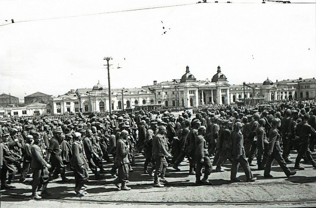 Парад побежденных