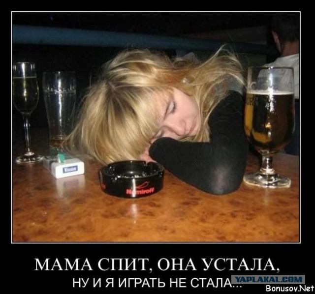 Школьницы на последнем звонке 2013