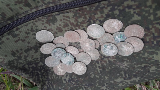 Новогодний метало коп, куча серебра от лесного дедушки Мороза