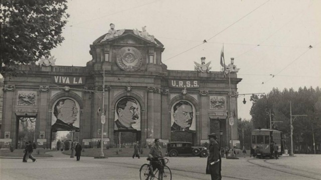 История в фотографиях