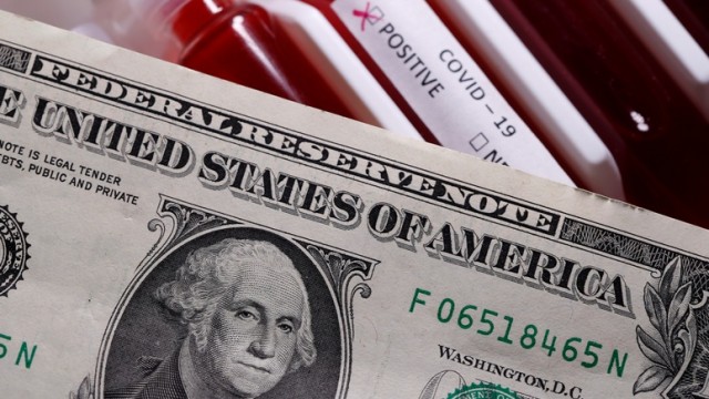 ПРОГНОЗ: Экономика США во 2 кв рухнула на рекордные в истории 34,1%