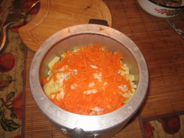Картошка тушёная с курицей "по домашнему"