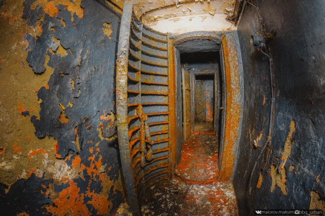 Обычный сарай посреди тундры оказался спуском в оставленный военными «засекреченный» бункер