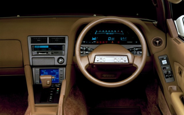 Невероятные «фишки» японских автомобилей 80-х