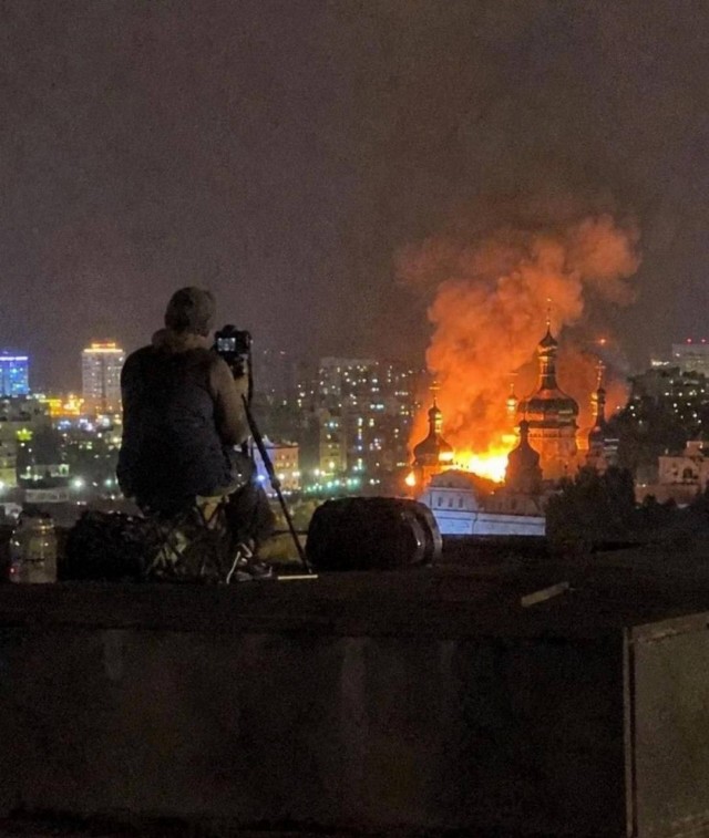 Пожарники же
