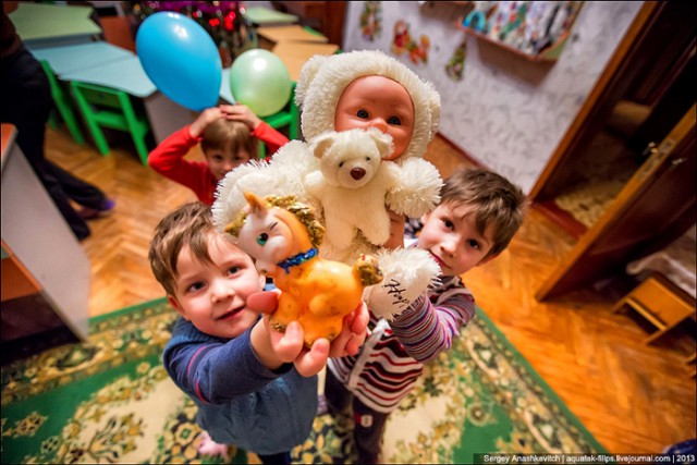Когда Святой Николай приходит в детский дом