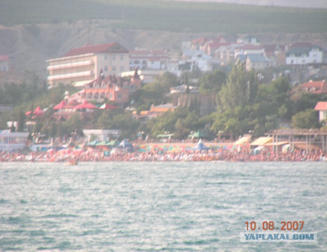 Пустые пляжи Крыма