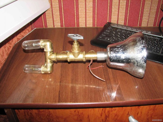 Стим-панк светильник.